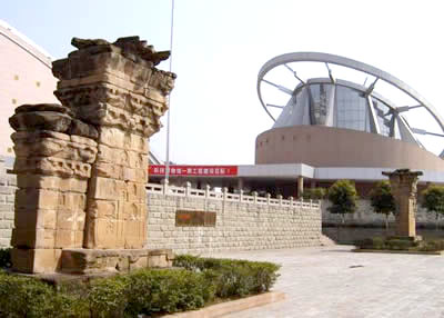 綿陽(yáng)漢平陽(yáng)府君闕天氣